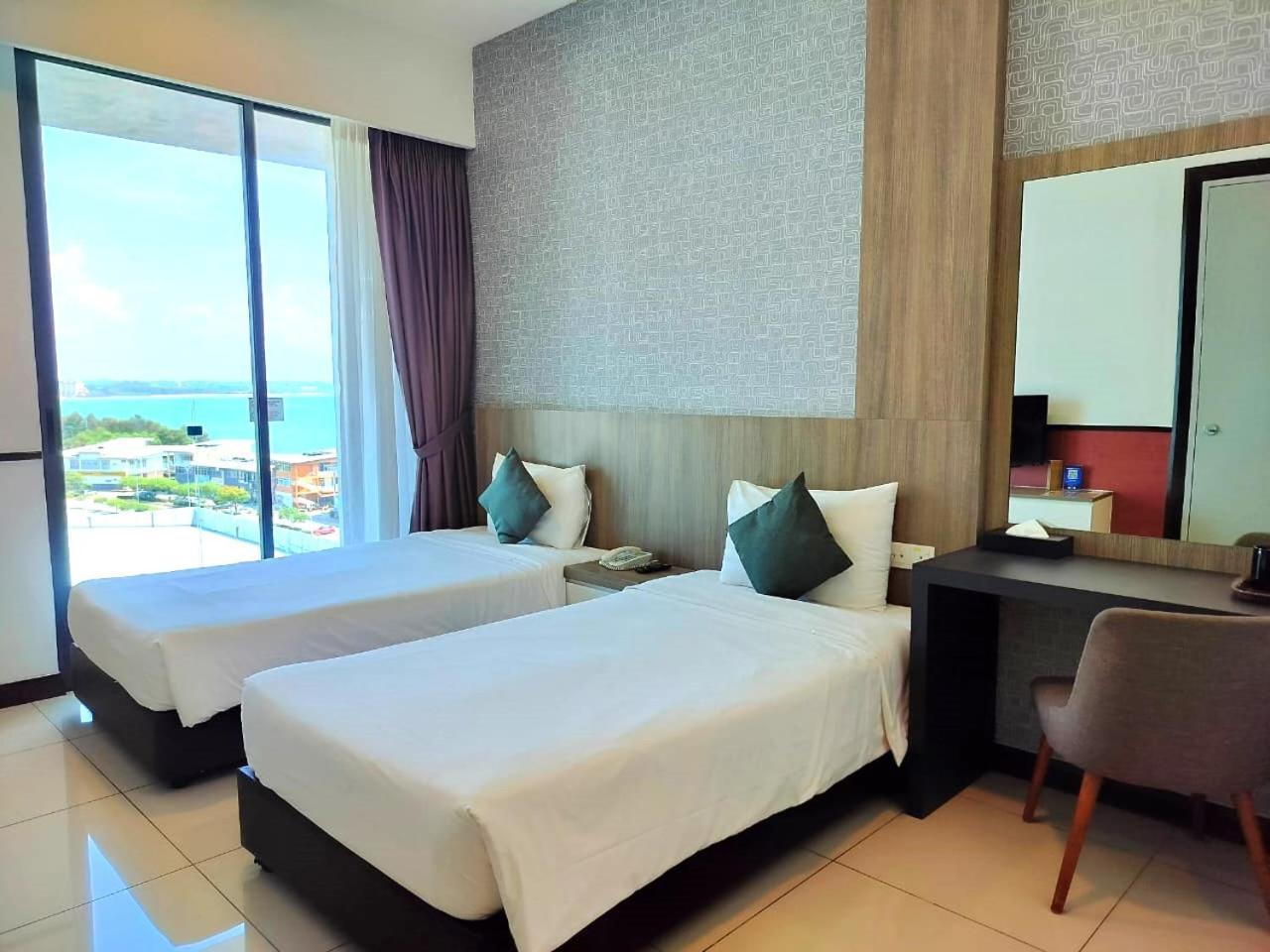 D'Wharf Hotel & Serviced Residence Port Dickson Extérieur photo