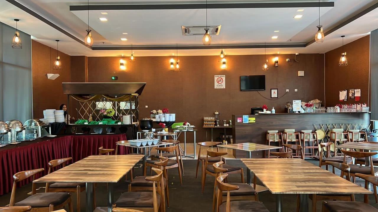 D'Wharf Hotel & Serviced Residence Port Dickson Extérieur photo
