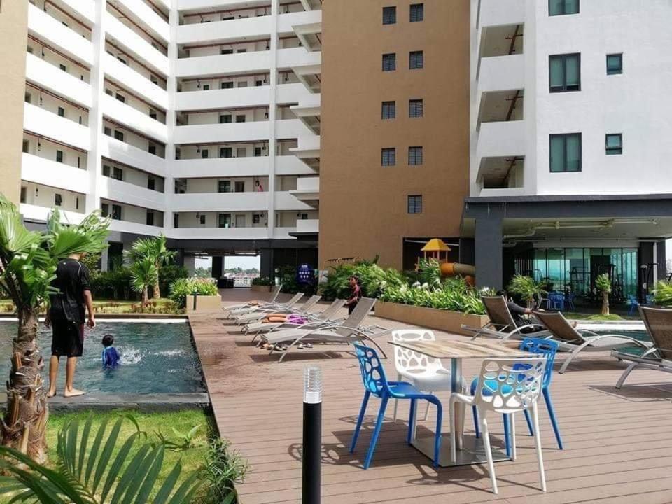 D'Wharf Hotel & Serviced Residence Port Dickson Extérieur photo