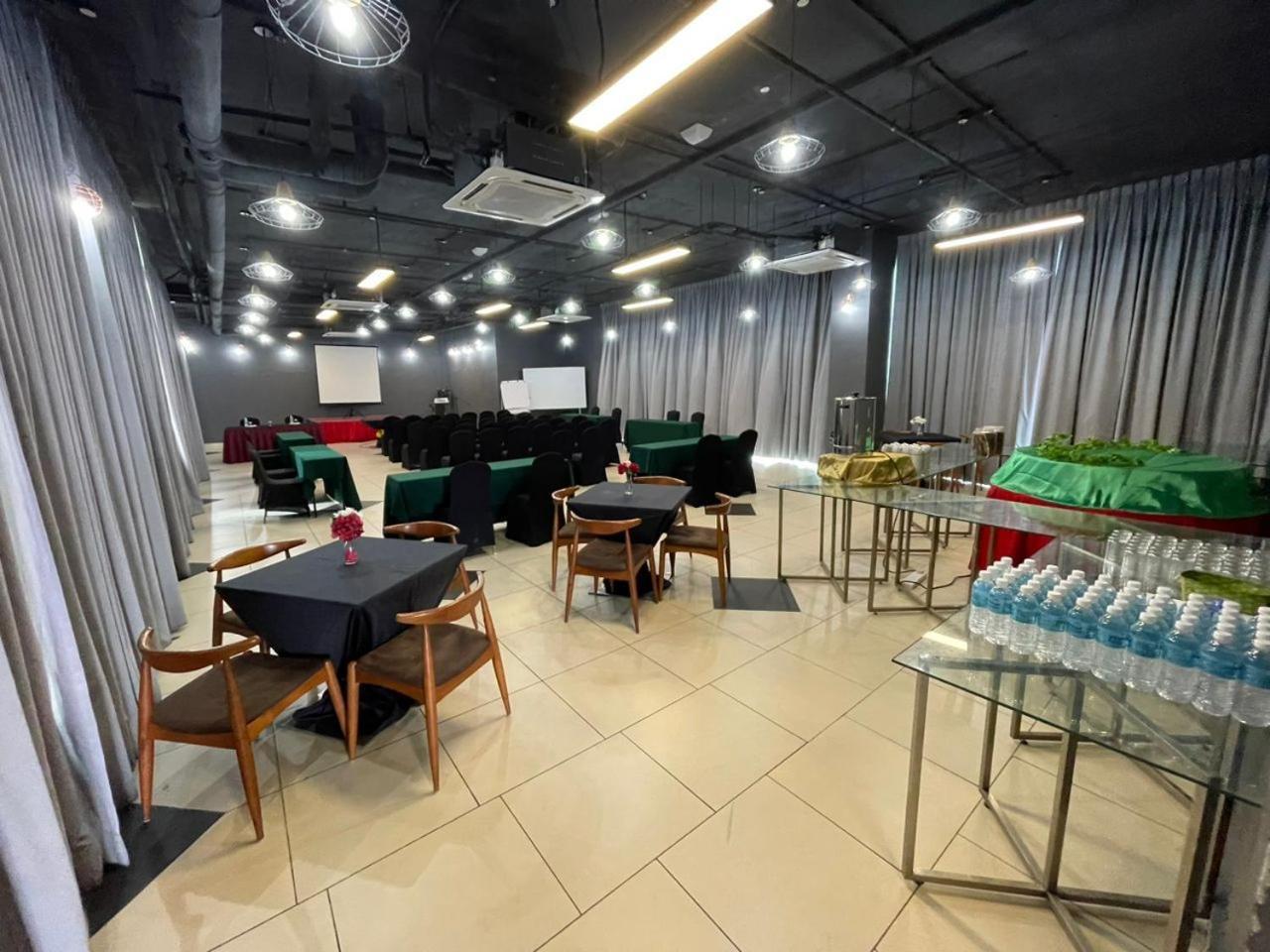D'Wharf Hotel & Serviced Residence Port Dickson Extérieur photo